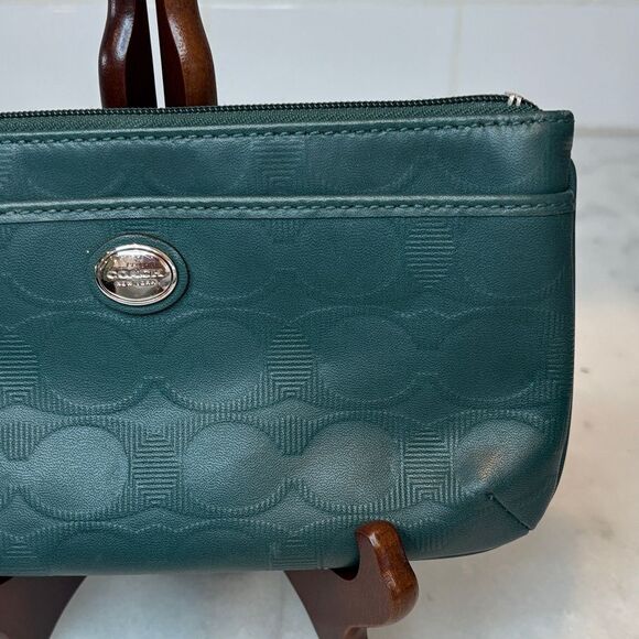 Coach Embossed Signature Logo Leather XL Wristlet Clutch Bag HTF - Picture 3 of 16